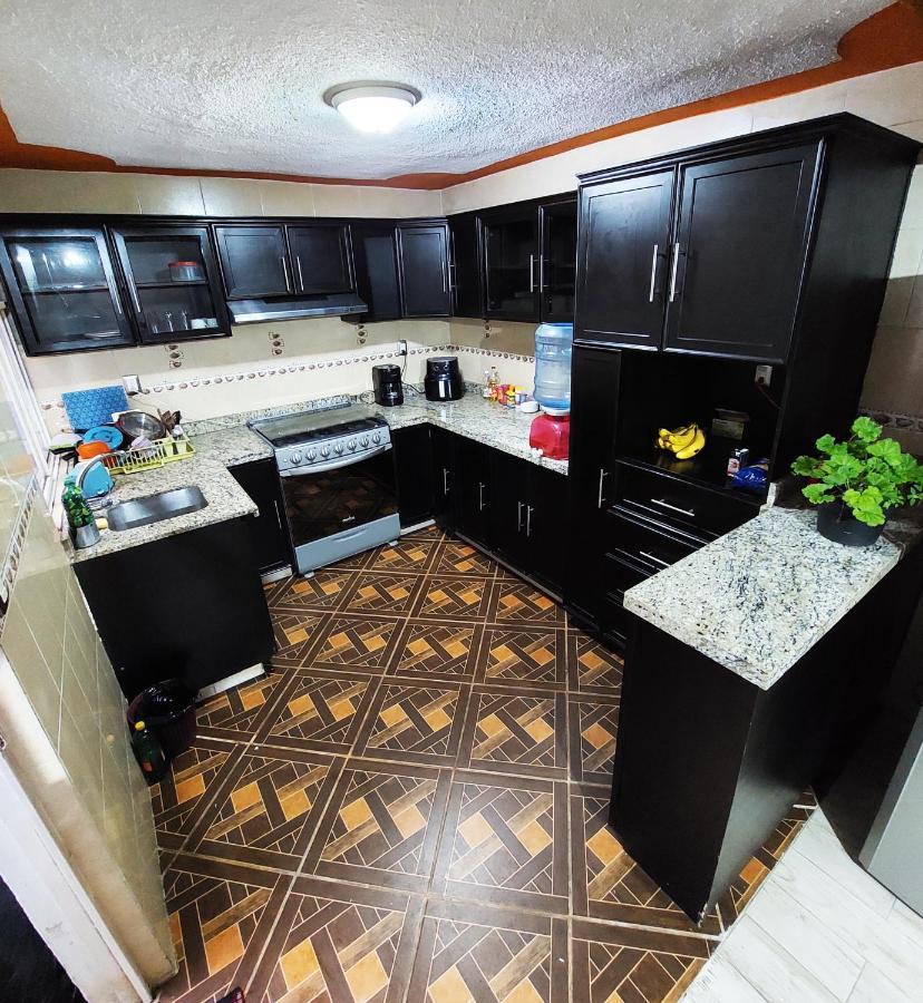 Casa Latina Hostel San Cristóbal de Las Casas エクステリア 写真
